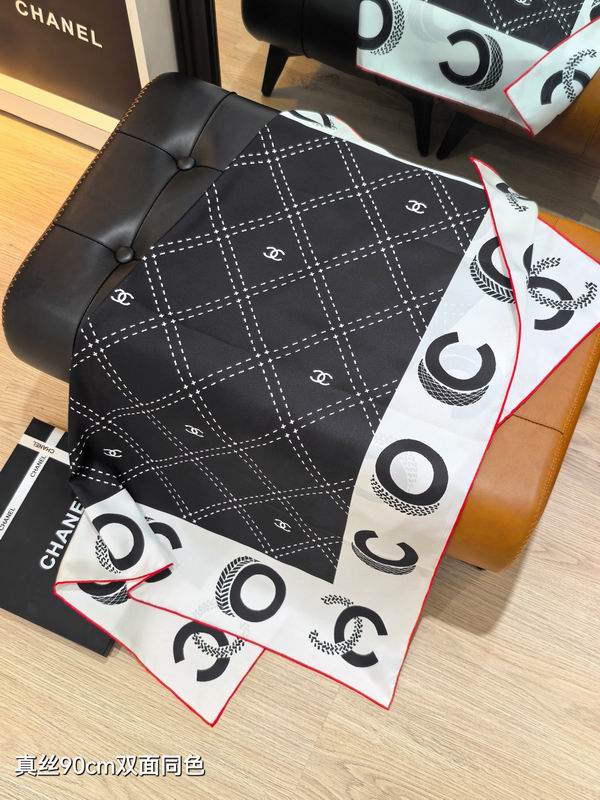 Chanel silk scarf 90X90cm E051755